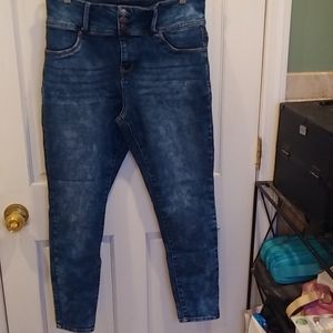 Wallflower Size 15 Jr Sassy High Rise Faded Jeans